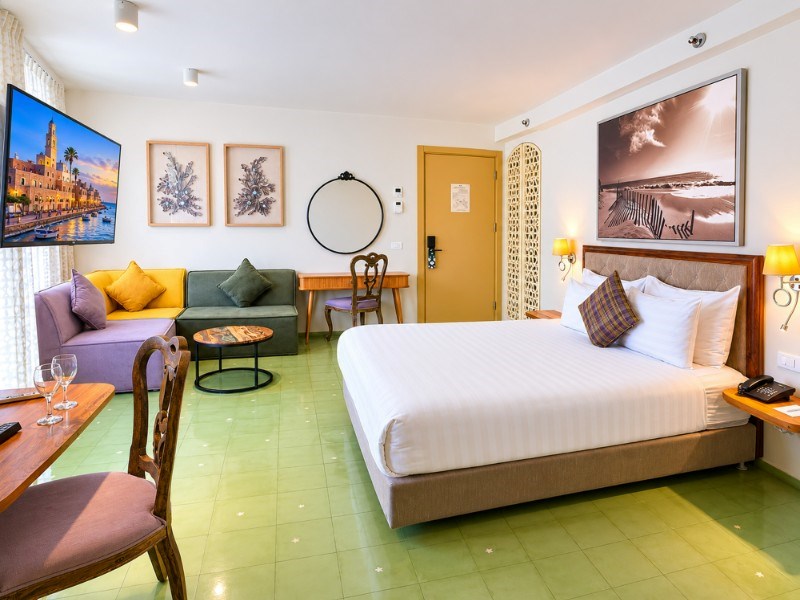 Deluxe Room- Margosa Hotel