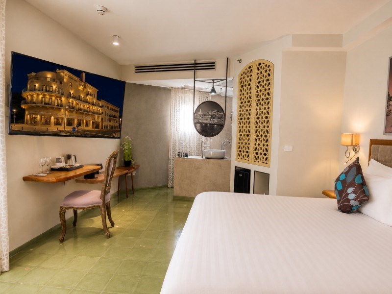 Deluxe Room- Margosa Hotel
