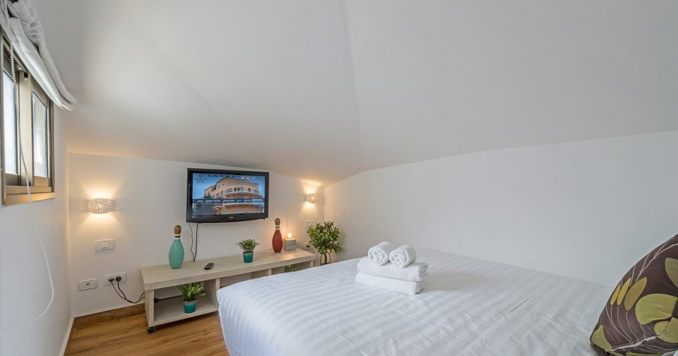 Economy room with Balcony