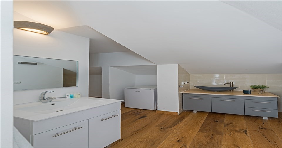 Economy room with Balcony